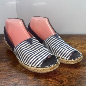 Cliffs by WHITE MOUNTAIN Wm’s Sz 9 Navy Blue Stripe Wedge Sandals